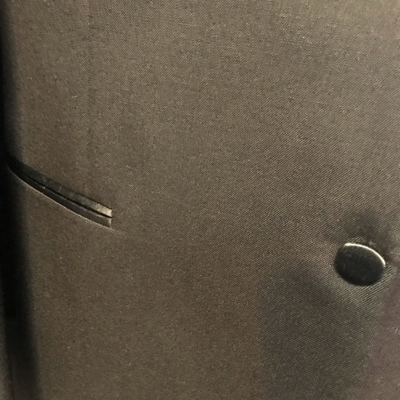 Sale $20! No further discounts.  Oscar de La Renta Notch Trilogy - Picture 2 of 3